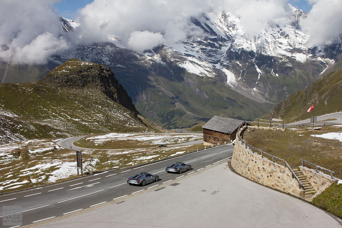 Porsche 918 Spyder alpine road