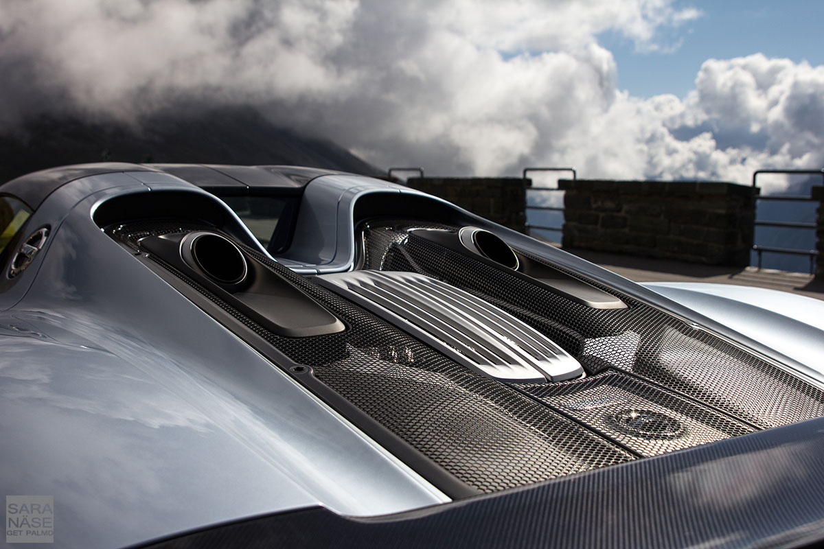 Porsche 918 Spyder engine cover