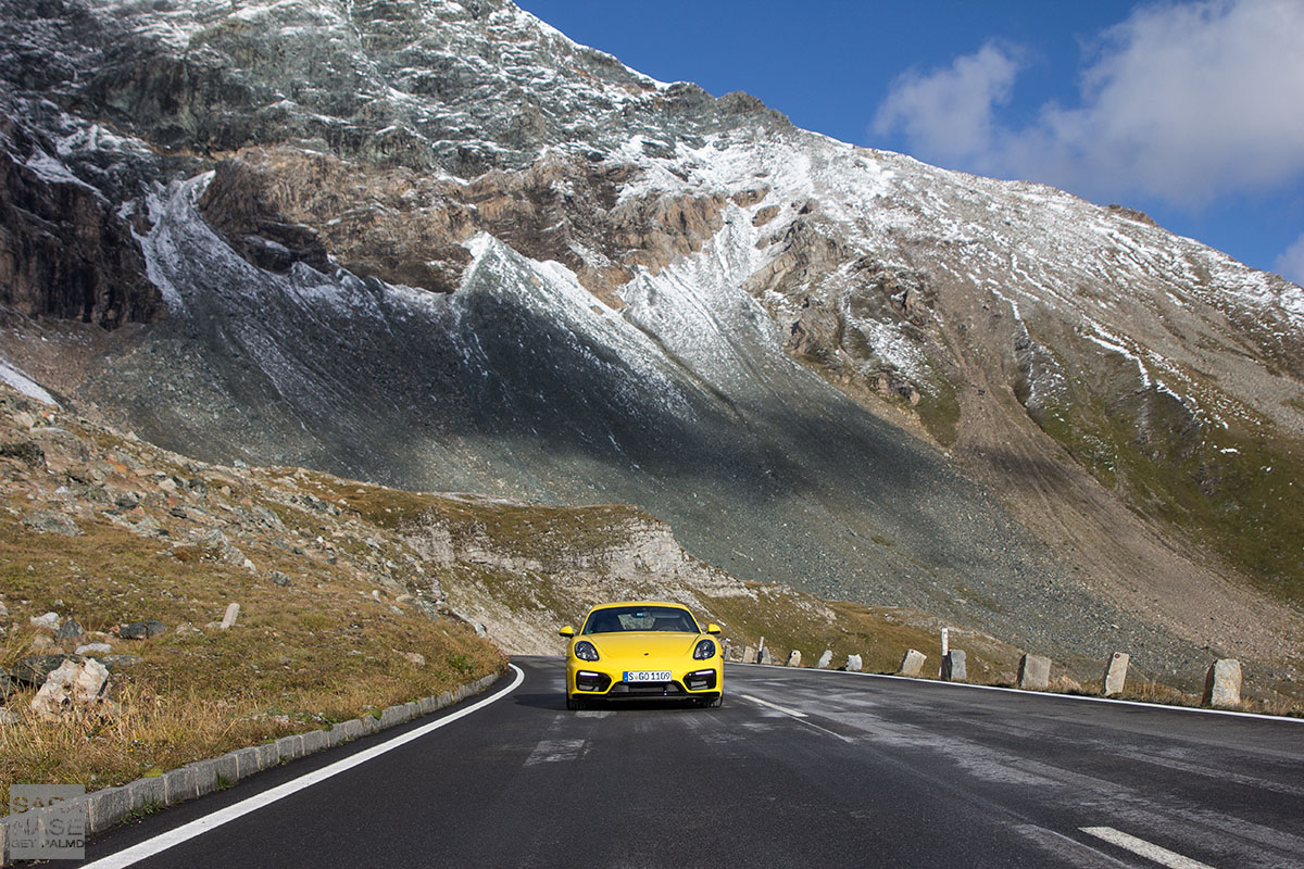 Porsche Cayman mountain