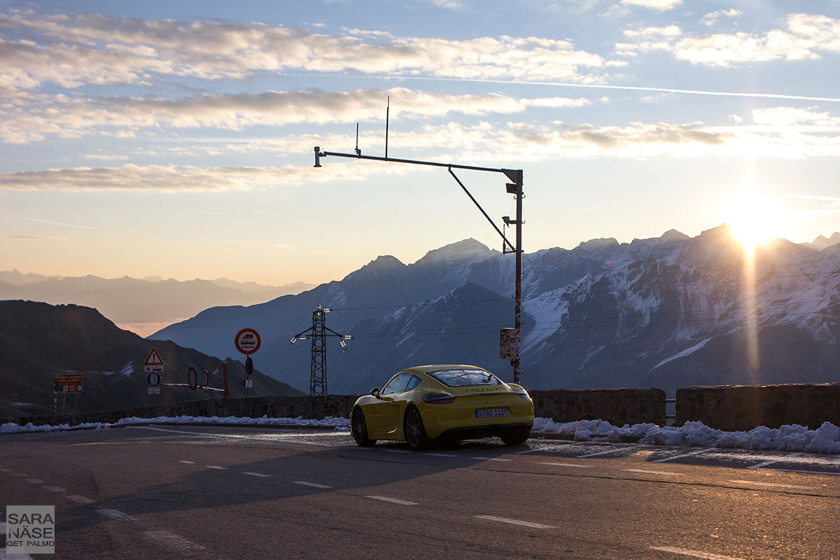 Porsche Cayman sunrays