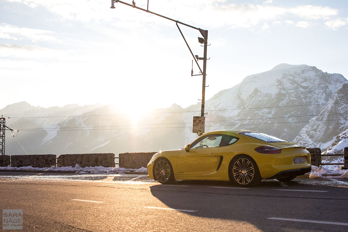 Yellow Cayman Stelvio