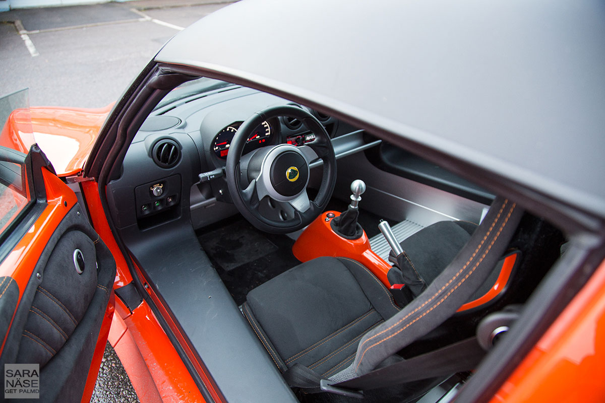 Lotus-Exige-SCR-drivers-seat