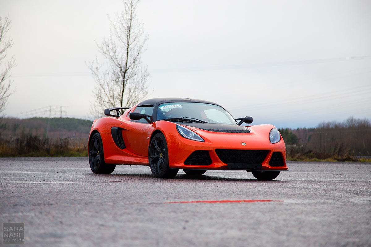 Lotus-Exige-orange-SCR