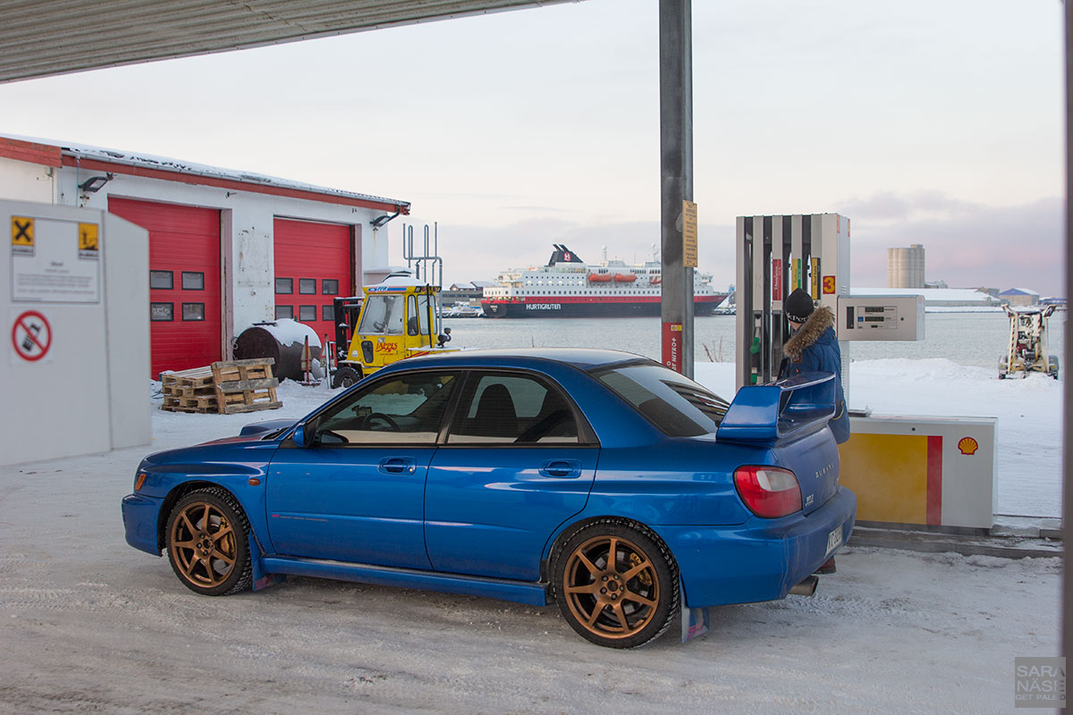 Hurtigruten-fuel-stop