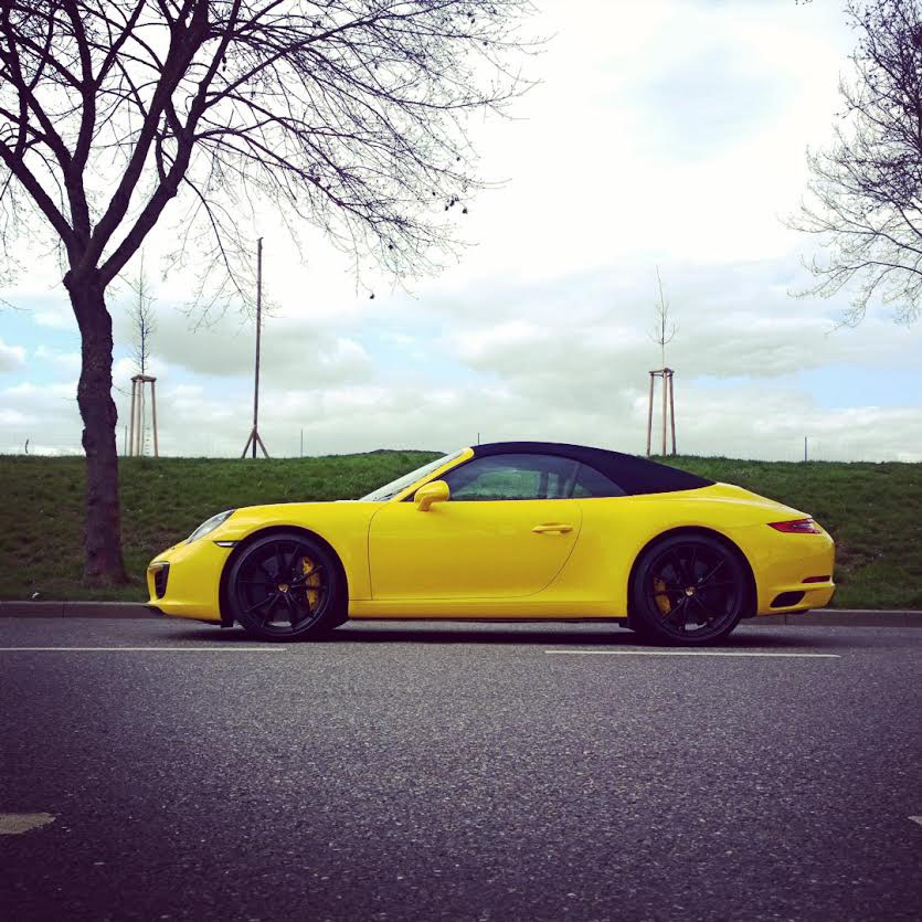 Porsche 911 Carrera Cabriolet profile