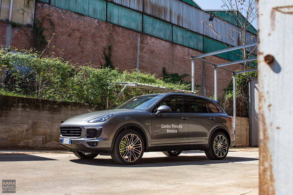 Porsche-Cayenne-S-e-hybrid