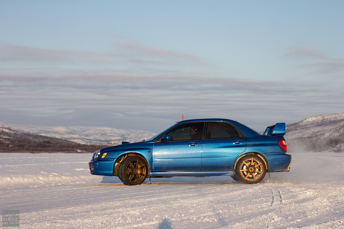 Subaru Impreza winter drifting