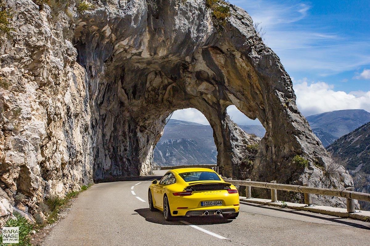 Porsche 911 Carrera S on Route de Thorenc