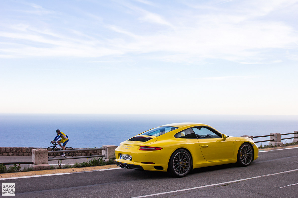 Porsche 991 yellow