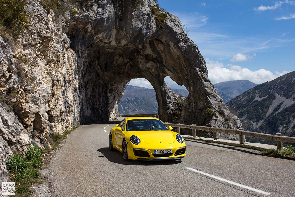 Porsche 911 Carrera S on Route de Gentelly