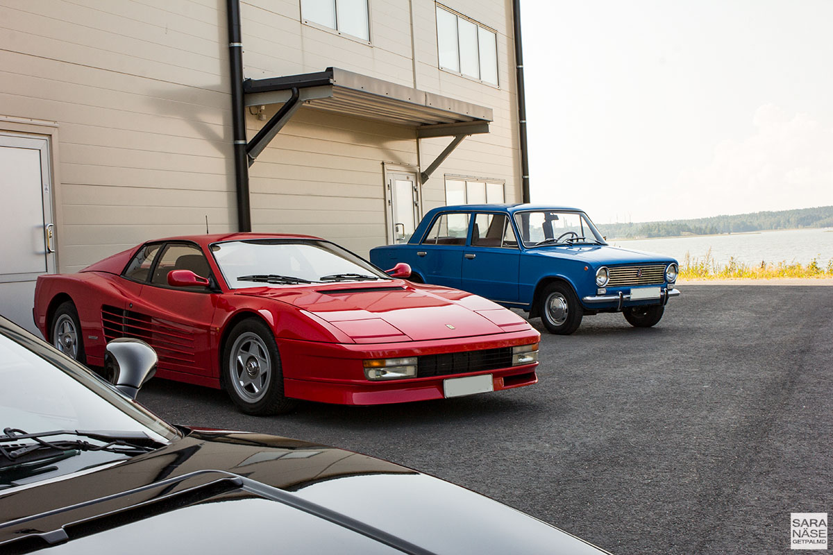 Ferrari Testarossa - Lada 1200