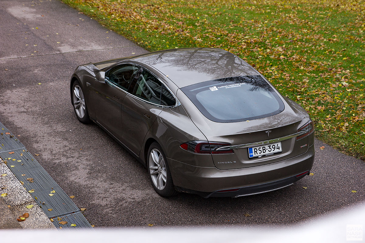 tesla-model-s-p85d-shareit-08