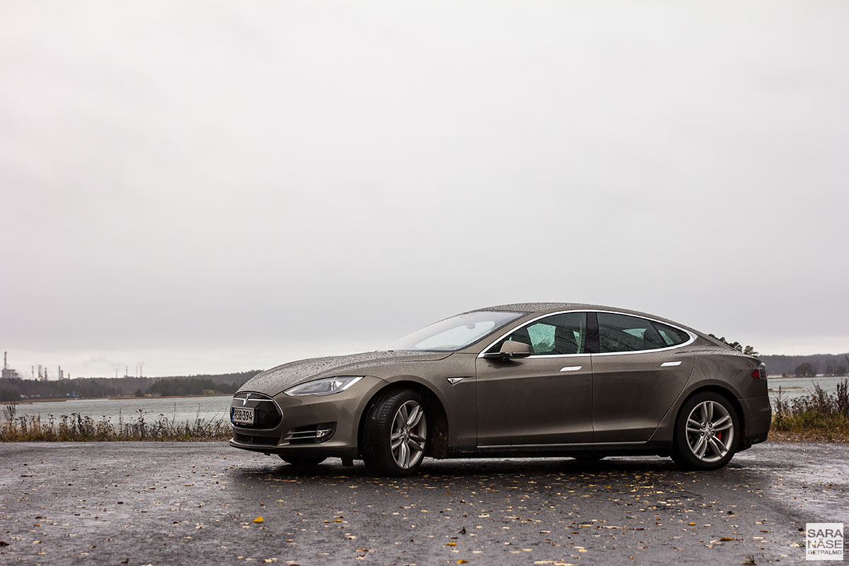 tesla-model-s-p85d-shareit-19