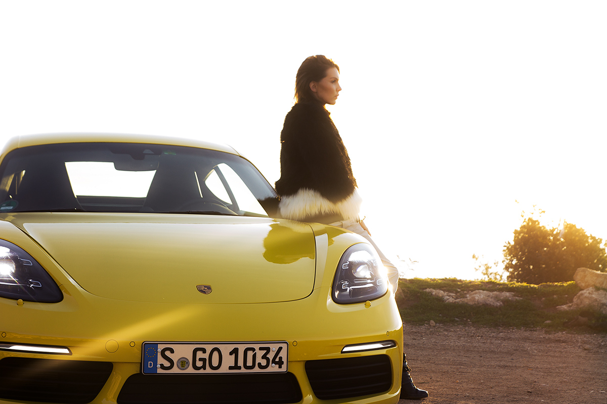 Porsche 718 Cayman - Racing yellow