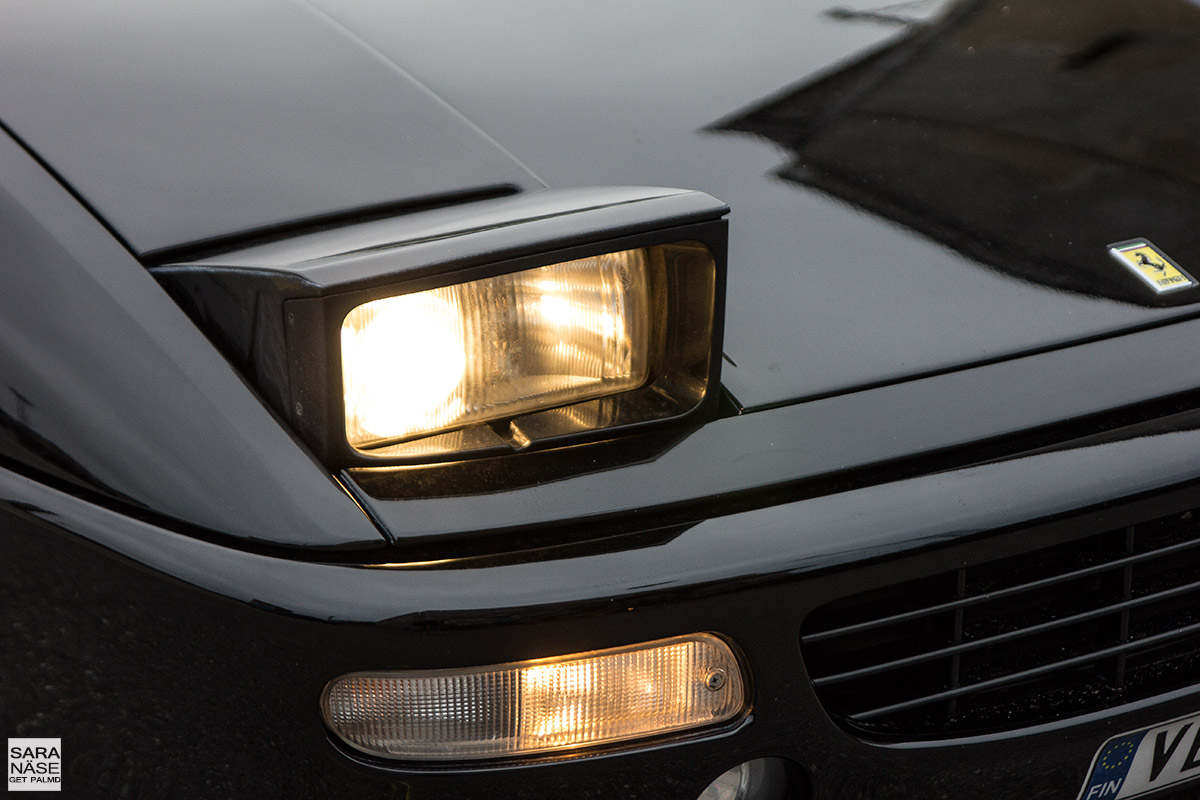 Ferrari F355 berlinetta pop up headlights